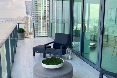 Condo in Miami, Florida, 3 bedrooms  № 2038012 - photo 2