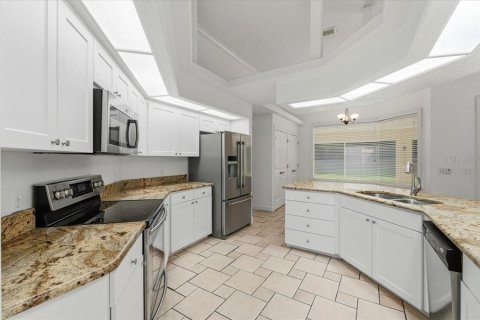 Casa en venta en Lakeland, Florida, 5 dormitorios, 255.11 m2 № 2151636 - foto 9