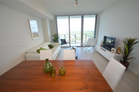 Condo in North Miami Beach, Florida, 2 bedrooms  № 1821818 - photo 12