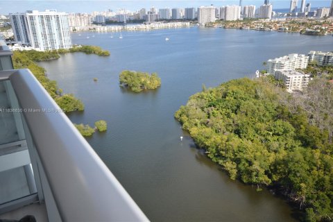 Condo in North Miami Beach, Florida, 2 bedrooms  № 1821818 - photo 6