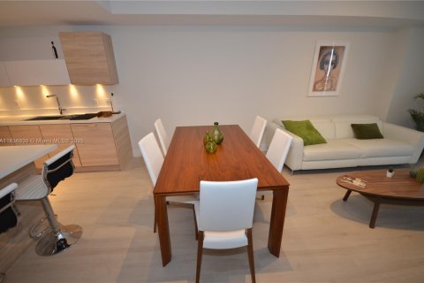 Condo in North Miami Beach, Florida, 2 bedrooms  № 1821818 - photo 10