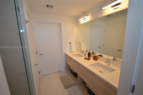Condo in North Miami Beach, Florida, 2 bedrooms  № 1821818 - photo 28