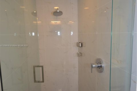 Condo in North Miami Beach, Florida, 2 bedrooms  № 1821818 - photo 30
