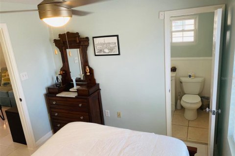 Villa ou maison à vendre à Gulfport, Floride: 5 chambres, 249.16 m2 № 2415060 - photo 29