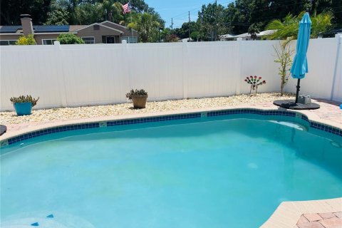 Villa ou maison à vendre à Gulfport, Floride: 5 chambres, 249.16 m2 № 2415060 - photo 5