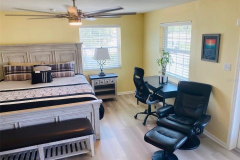 Villa ou maison à vendre à Gulfport, Floride: 5 chambres, 249.16 m2 № 2415060 - photo 24