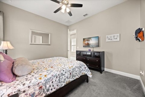 House in Orlando, Florida 5 bedrooms, 380.71 sq.m. № 2204944 - photo 20