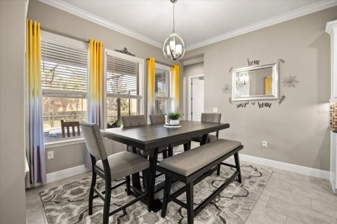 House in Orlando, Florida 5 bedrooms, 380.71 sq.m. № 2204944 - photo 8