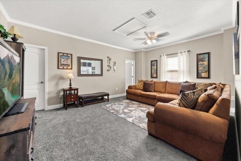 House in Orlando, Florida 5 bedrooms, 380.71 sq.m. № 2204944 - photo 17