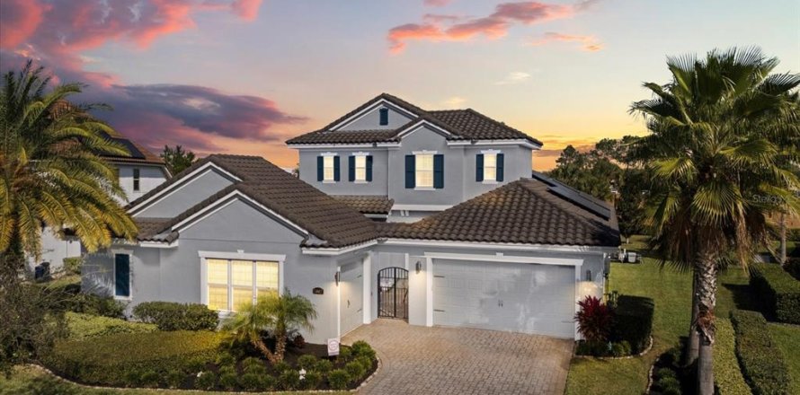 House in Orlando, Florida 5 bedrooms, 380.71 sq.m. № 2204944