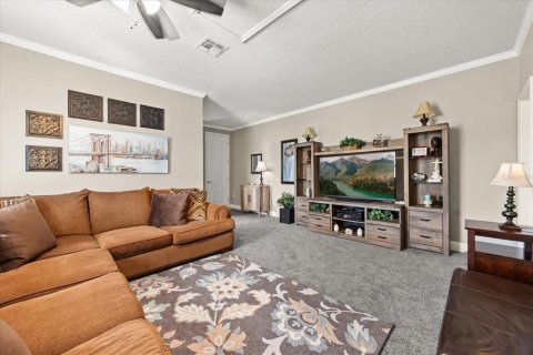 House in Orlando, Florida 5 bedrooms, 380.71 sq.m. № 2204944 - photo 18