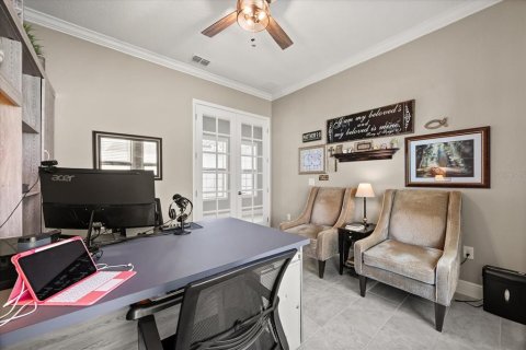 House in Orlando, Florida 5 bedrooms, 380.71 sq.m. № 2204944 - photo 25