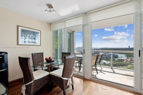 Condo in Sunny Isles Beach, Florida, 2 bedrooms  № 2015235 - photo 22