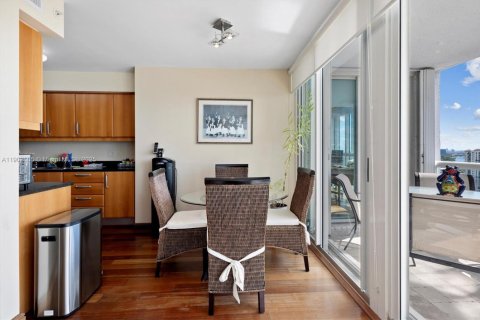 Condo in Sunny Isles Beach, Florida, 2 bedrooms  № 2015235 - photo 25