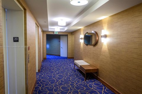 Condo in Sunny Isles Beach, Florida, 2 bedrooms  № 2015235 - photo 19