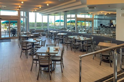 Condo in Sunny Isles Beach, Florida, 2 bedrooms  № 2015235 - photo 18