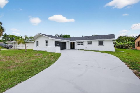 Villa ou maison à vendre à Port St. Lucie, Floride: 4 chambres, 194.07 m2 № 1927770 - photo 3