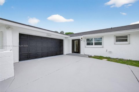 Villa ou maison à vendre à Port St. Lucie, Floride: 4 chambres, 194.07 m2 № 1927770 - photo 4