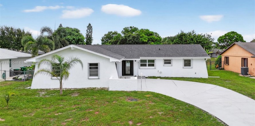 Villa ou maison à Port St. Lucie, Floride 4 chambres, 194.07 m2 № 1927770