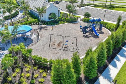 House in Sarasota, Florida 2 bedrooms, 141.86 sq.m. № 1613774 - photo 25