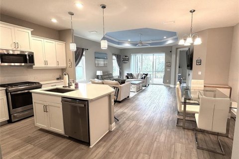 House in Sarasota, Florida 2 bedrooms, 141.86 sq.m. № 1613774 - photo 4