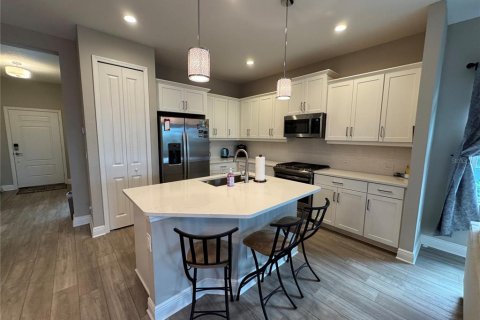 House in Sarasota, Florida 2 bedrooms, 141.86 sq.m. № 1613774 - photo 5
