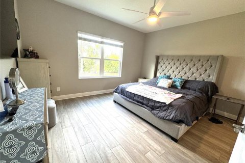 House in Sarasota, Florida 2 bedrooms, 141.86 sq.m. № 1613774 - photo 10