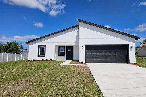 House in Ocala, Florida 4 bedrooms, 170.29 sq.m. № 1636263 - photo 1