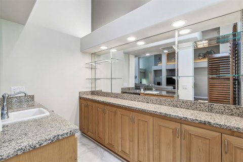 Casa en venta en Tarpon Springs, Florida, 4 dormitorios, 348.94 m2 № 2236178 - foto 26