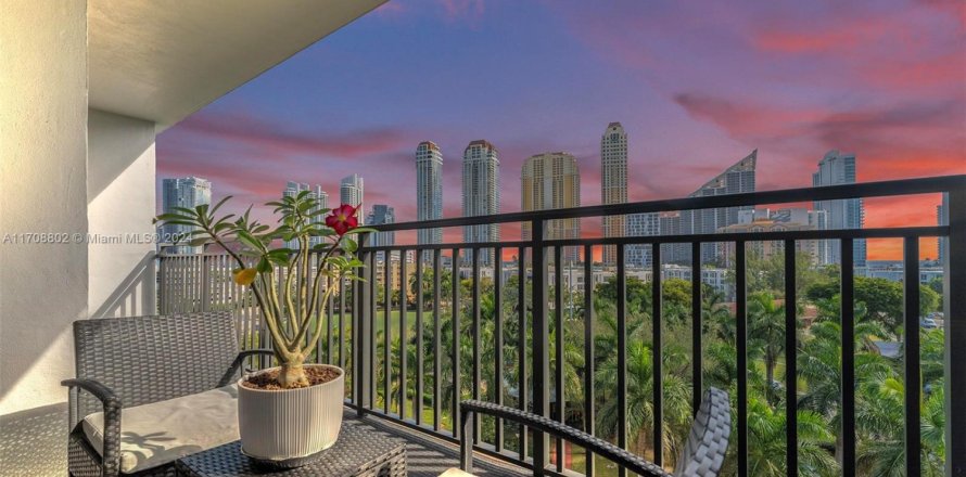 Condo in Sunny Isles Beach, Florida, 2 bedrooms  № 1700286
