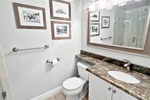 Condo in Sarasota, Florida, 2 bedrooms  № 1906881 - photo 14