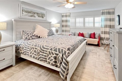 Condo in Sarasota, Florida, 2 bedrooms  № 1906881 - photo 11