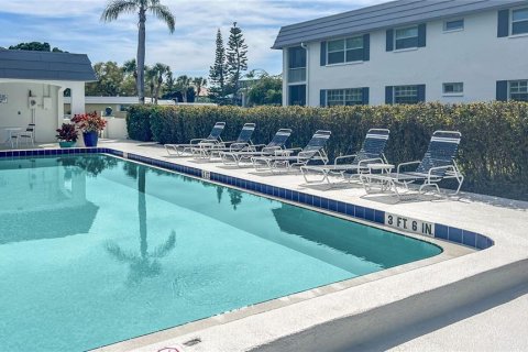 Condo in Sarasota, Florida, 2 bedrooms  № 1906881 - photo 19