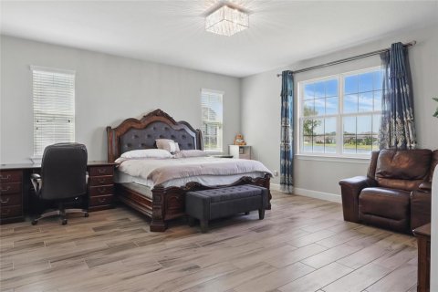 House in Wesley Chapel, Florida 4 bedrooms, 341.69 sq.m. № 1557179 - photo 18