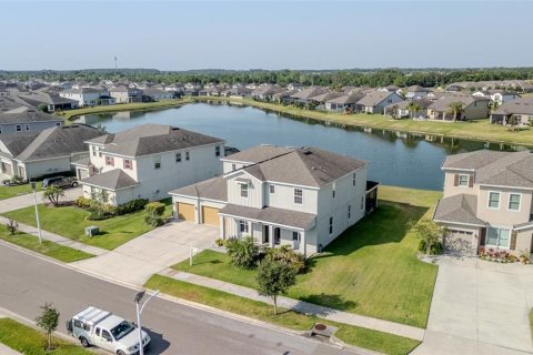 House in Wesley Chapel, Florida 4 bedrooms, 341.69 sq.m. № 1557179 - photo 5