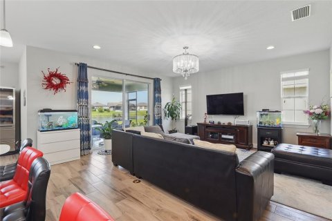 House in Wesley Chapel, Florida 4 bedrooms, 341.69 sq.m. № 1557179 - photo 12
