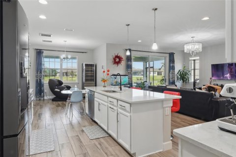House in Wesley Chapel, Florida 4 bedrooms, 341.69 sq.m. № 1557179 - photo 9