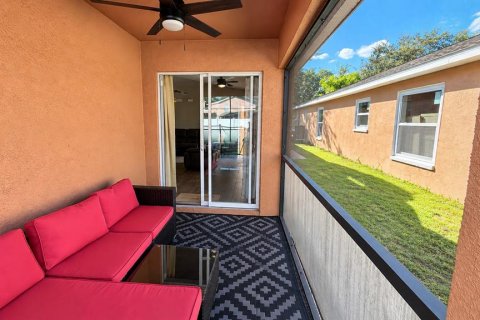 House in Davenport, Florida 4 bedrooms, 154.68 sq.m. № 2421852 - photo 9