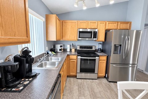 House in Davenport, Florida 4 bedrooms, 154.68 sq.m. № 2421852 - photo 12