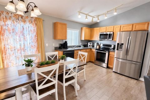 House in Davenport, Florida 4 bedrooms, 154.68 sq.m. № 2421852 - photo 10