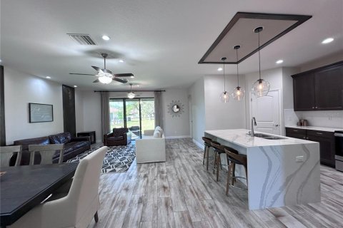 House in New Port Richey, Florida 4 bedrooms, 190.64 sq.m. № 1583817 - photo 27