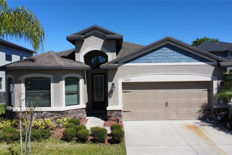House in New Port Richey, Florida 4 bedrooms, 190.64 sq.m. № 1583817 - photo 1