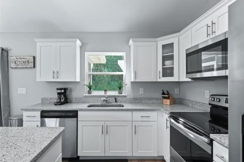 House in Ocala, Florida 3 bedrooms, 188.96 sq.m. № 1679663 - photo 10