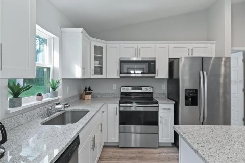House in Ocala, Florida 3 bedrooms, 188.96 sq.m. № 1679663 - photo 8
