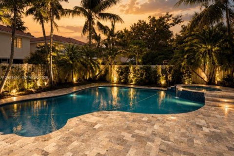 House in Weston, Florida 5 bedrooms, 257.06 sq.m. № 2184308 - photo 5