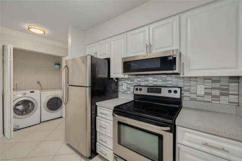 Condo in Clearwater, Florida, 2 bedrooms  № 2223711 - photo 18