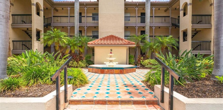 Condo in Clearwater, Florida, 2 bedrooms  № 2223711