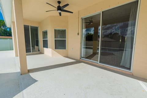 Villa ou maison à vendre à Port St. Lucie, Floride: 4 chambres, 207.64 m2 № 2351120 - photo 25