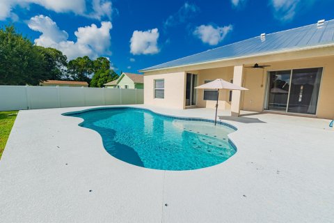 Villa ou maison à vendre à Port St. Lucie, Floride: 4 chambres, 207.64 m2 № 2351120 - photo 27
