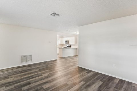 Villa ou maison à vendre à Pinellas Park, Floride: 3 chambres, 113.25 m2 № 2314940 - photo 5